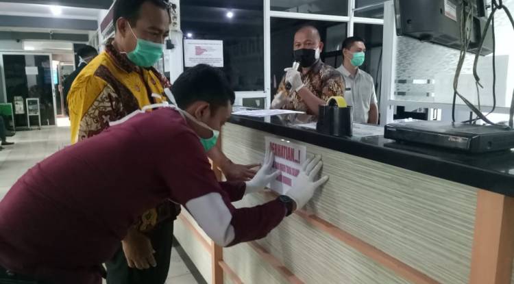 Langkah-langkah Antisipasi Pencegahan Penyebaran Virus Covid-19 di UPTD PPD Cilegon dengan Penyemprotan Cairan Desinfektan