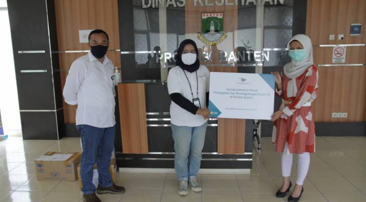 Terima Bantuan APD, Gubernur: Wujud Saling Peduli Di Bulan Suci