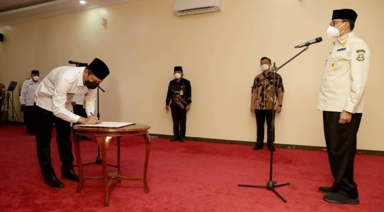 Gubernur WH Lantik 6 Pejabat Tinggi Pratama Provinsi Banten 