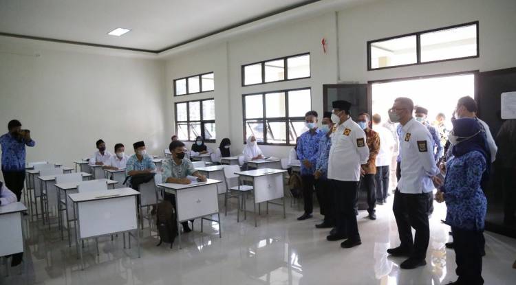 Gubernur WH : SMK Harus Inovatif Untuk Jawab Kebutuhan Tenaga Kerja