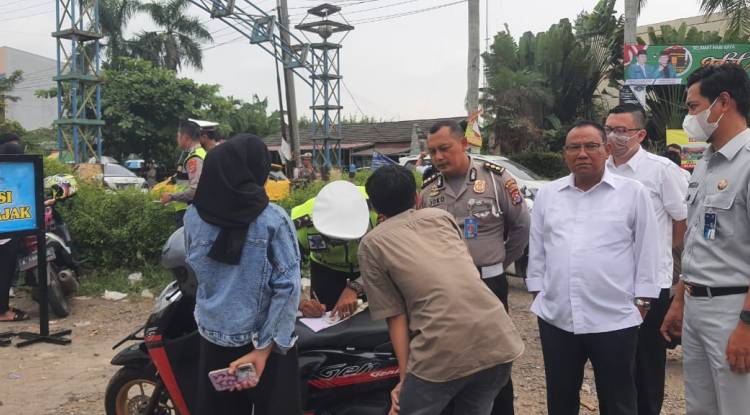 Petugas Gabungan Razia Pajak di Wilayah Kota Serang, Optimalisasi Pendapatan Pajak Kendaraan Bermotor