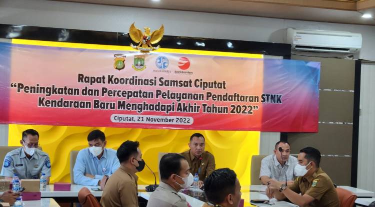 Rapat koordinasi Samsat Ciputat "Peningkatan dan Percepatan pelayanan Pendaftaran STNK Kendaraan Baru Menghadapi Akhir Tahun 2022"