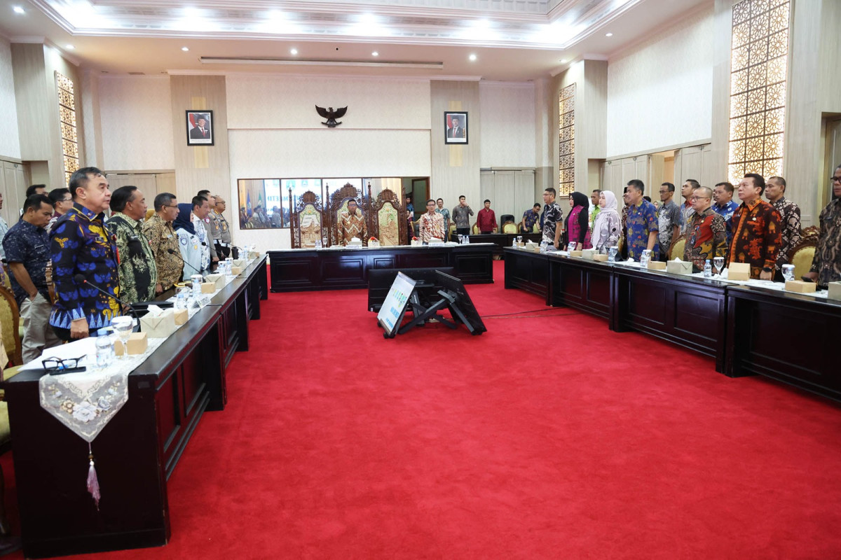 Sambut Antusiasme Masyarakat, Gubernur Banten Andra Soni Instruksikan UPT Samsat Tingkatkan Pelayanan