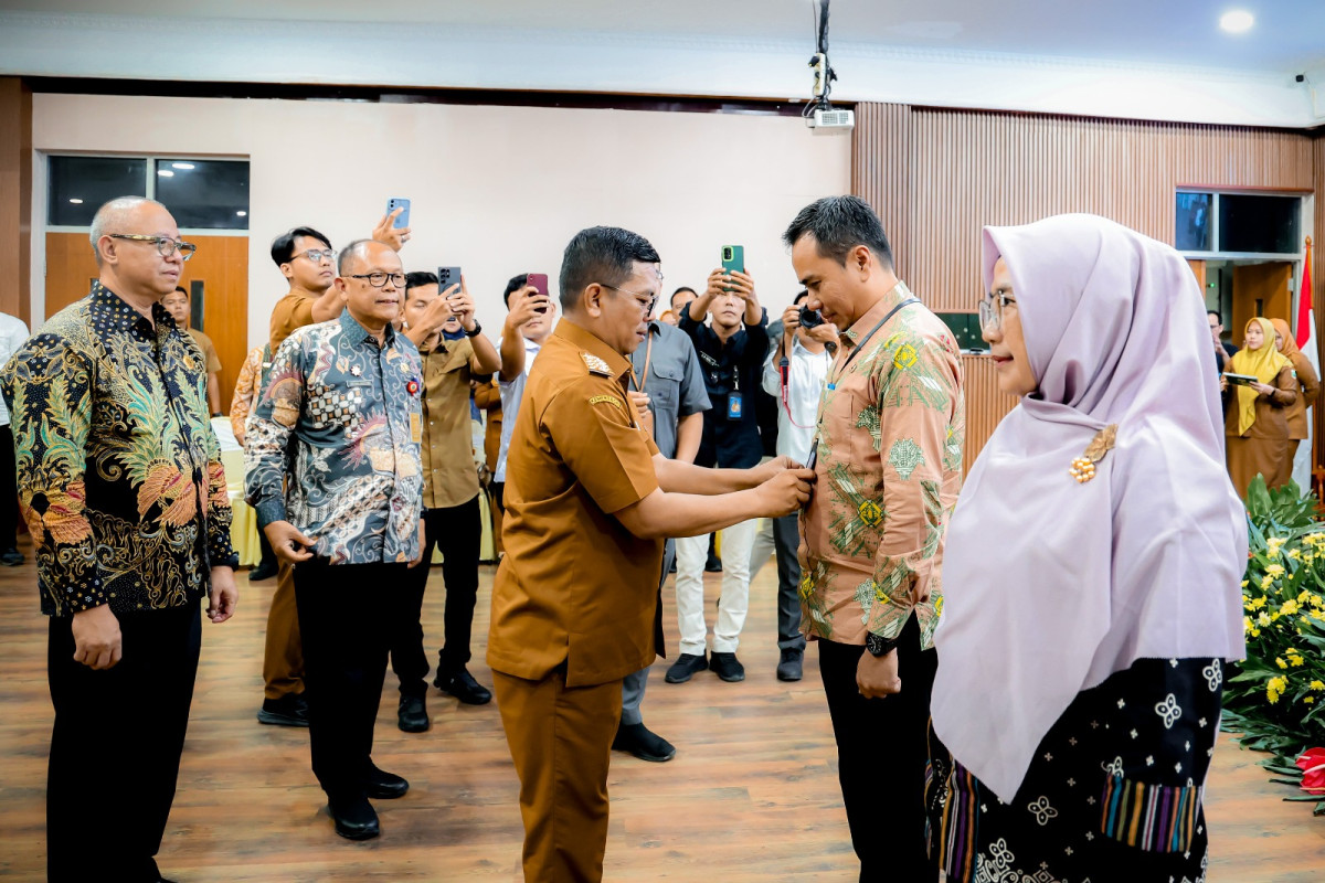 Gubernur Banten Andra Soni Ajak ASN Menjadi Pemimpin Cerdas dan Sebagai Teladan