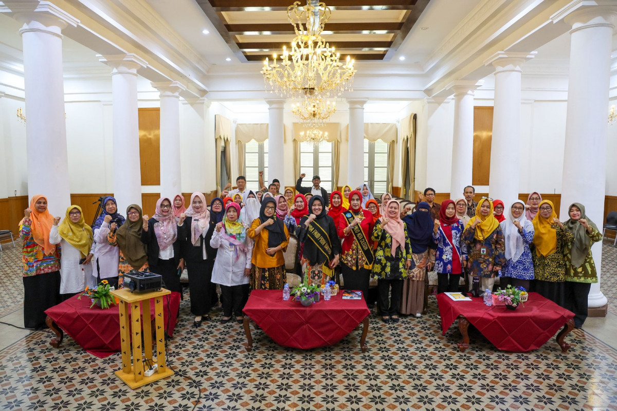 Bunda Paud Provinsi Banten Tine Al Muktabar Sinergikan Program Paud dalam Revitalisasi Posyandu